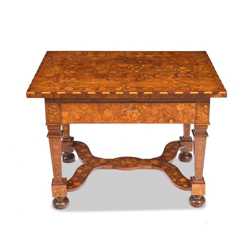 Außergewöhnlich prachtvoller Barock Tisch / Schreibtisch / Dekotisch Holland Barock um 1760